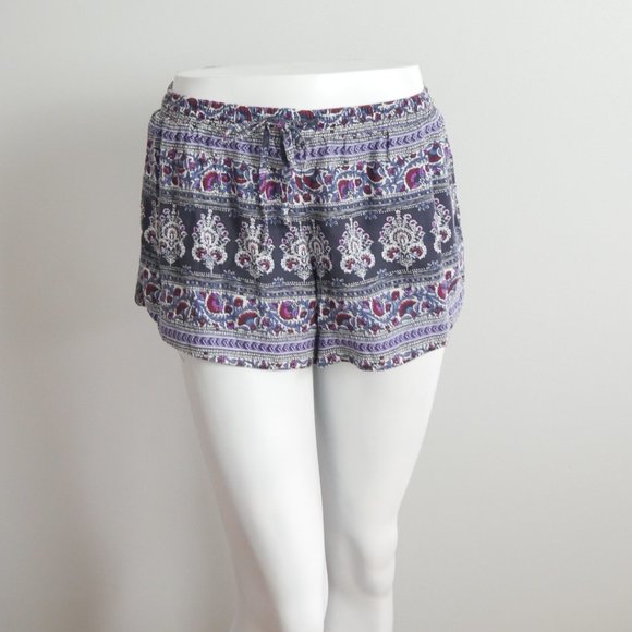 American Eagle White Maroon Navy Patterned Elastic Waist Casual Shorts Medium - Picture 1 of 10